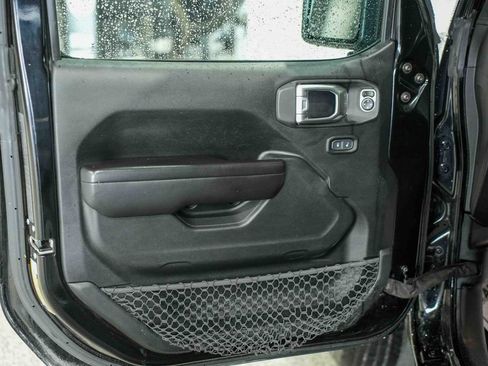 Used 2020 Jeep Wrangler Sport AWD/4WD image 16