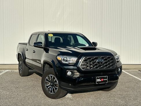 Used 2020 Toyota Tacoma TRD Sport w/ Technology Package AWD/4WD image 10