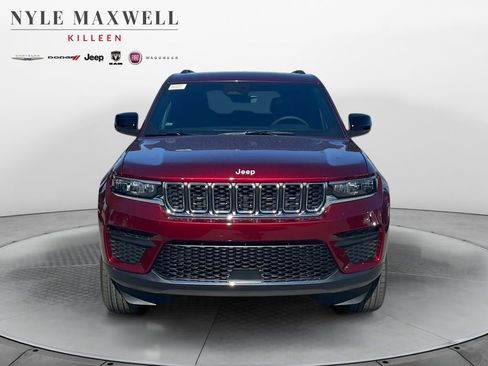 New 2025 Jeep Grand Cherokee Laredo image 18