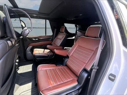 Used 2023 GMC Yukon Denali Ultimate w/ LPO, Floor Liner Package AWD/4WD image 22