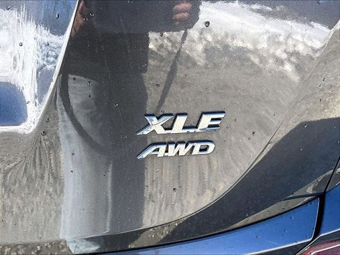 Used 2017 Toyota RAV4 XLE w/ Protection Package image 8