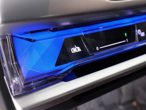 Used 2024 BMW i7 xDrive60 w/ Executive Package image 44