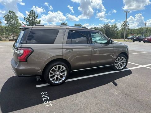 Used 2018 Ford Expedition Limited w/ Equipment Group 302A RWD image 6