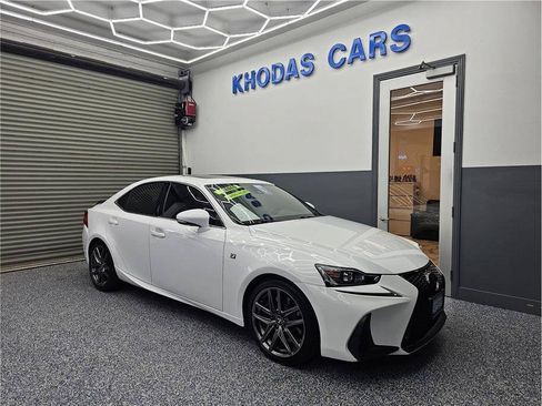 Used 2020 Lexus IS 350 F Sport w/ F Sport Package RWD image 7