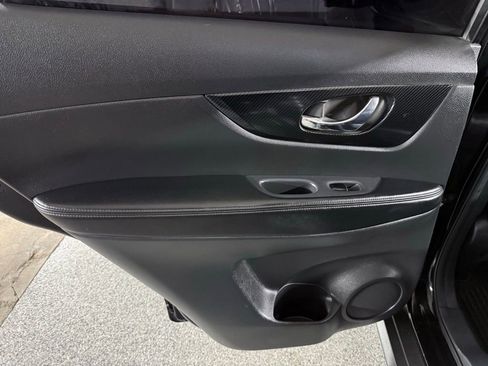 Used 2019 Nissan Rogue SL image 30