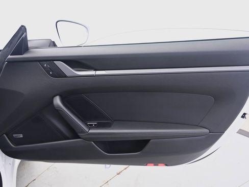 Used 2025 Porsche 911 Carrera image 16