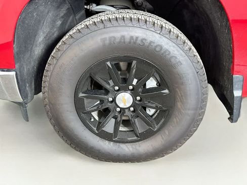 Used 2025 Chevrolet Silverado 1500 LT AWD/4WD image 8