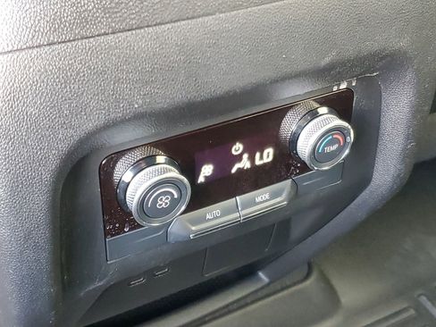 Used 2025 Buick Enclave Preferred image 14