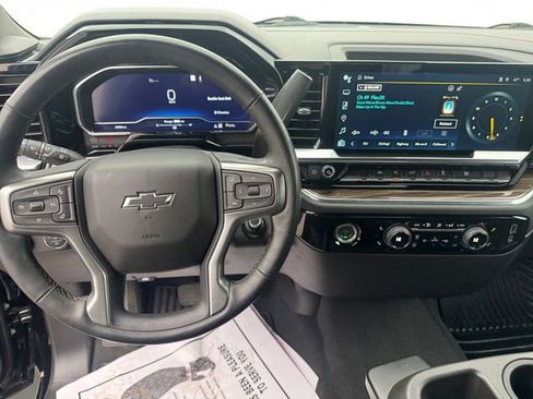 Used 2023 Chevrolet Silverado 1500 RST AWD/4WD image 12