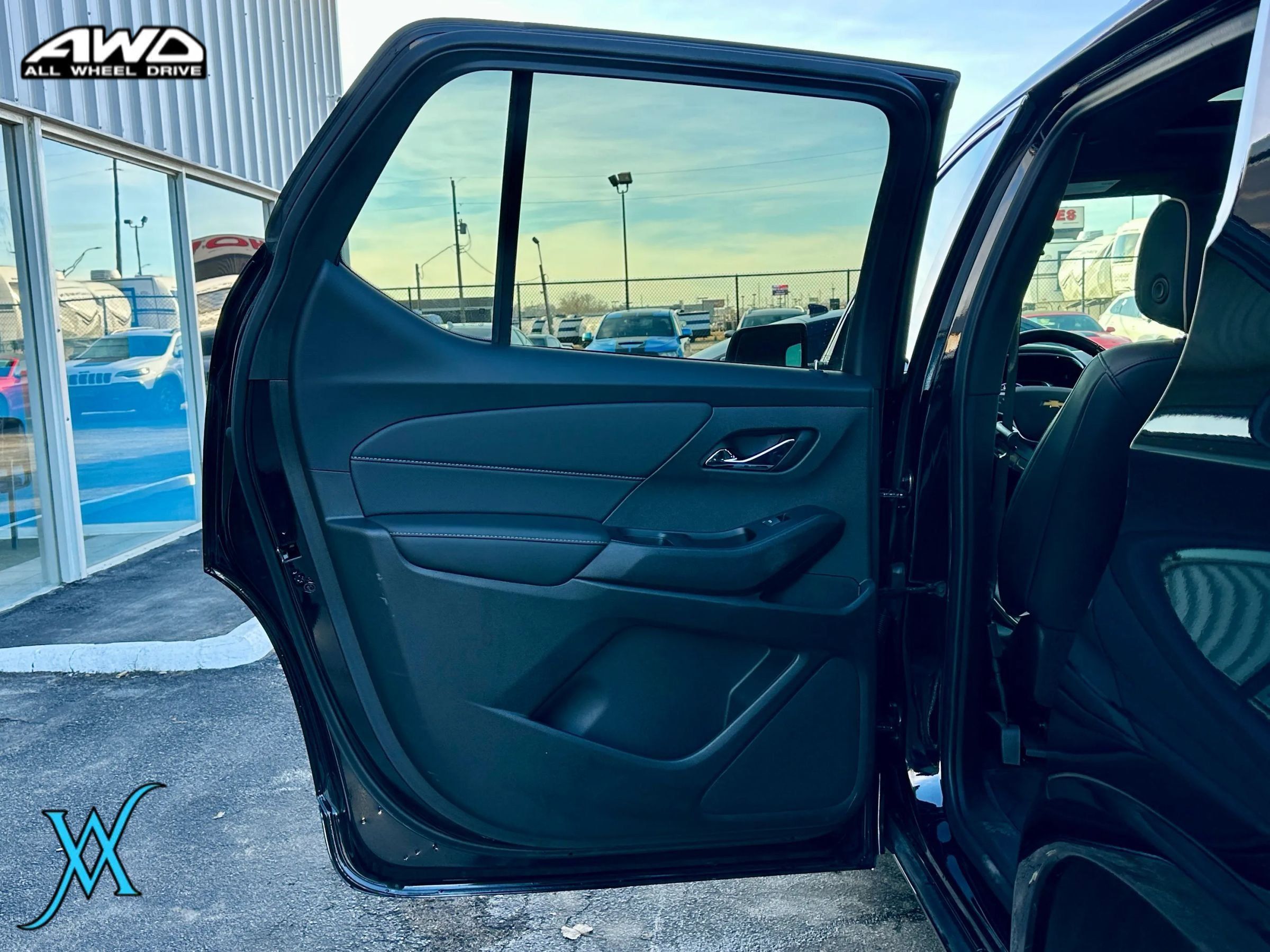 Used 2022 Chevrolet Traverse Premier w/ LPO, Floor Liner Package AWD/4WD image 21