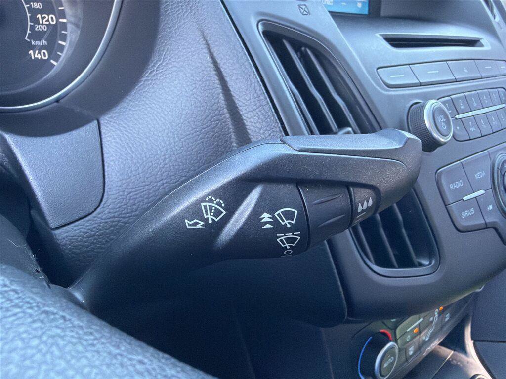 Used 2017 Ford Focus SE FWD image 13
