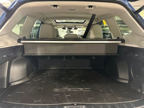 Used 2023 Subaru Forester Limited image 28