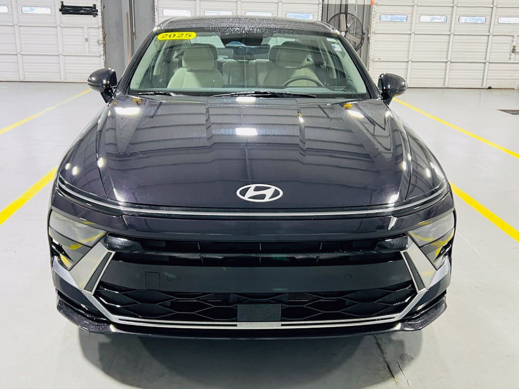 Used 2025 Hyundai Sonata SEL FWD image 12