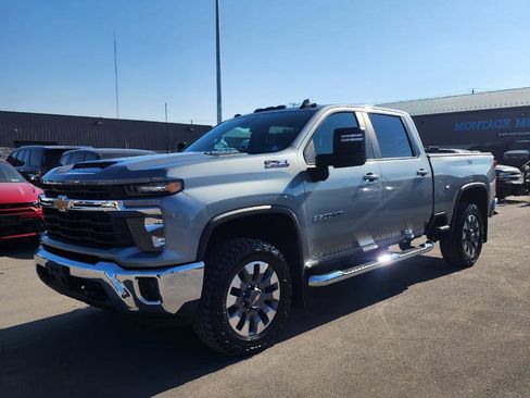 Used 2024 Chevrolet Silverado 3500 LT w/ All Star Edition image 3