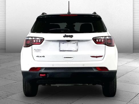 Used 2025 Jeep Compass Trailhawk AWD/4WD image 6