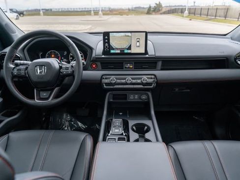 New 2025 Honda Pilot TrailSport image 12