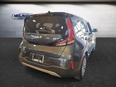 Used 2023 Kia Soul LX FWD image 7