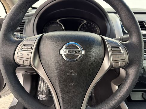 Used 2013 Nissan Altima 2.5 S FWD image 16