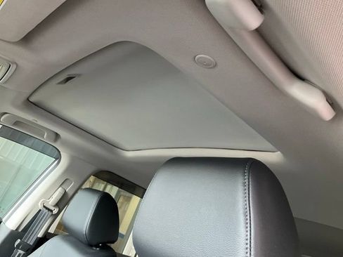 Used 2024 Honda CR-V EX-L image 7