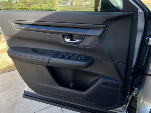 Used 2025 Honda CR-V EX image 25