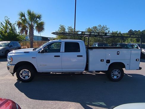 Used 2022 RAM 2500 Tradesman w/ Chrome Appearance Group AWD/4WD image 7