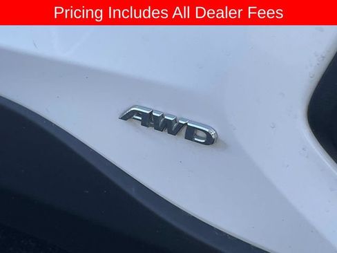 Used 2025 Toyota RAV4 LE AWD/4WD image 4