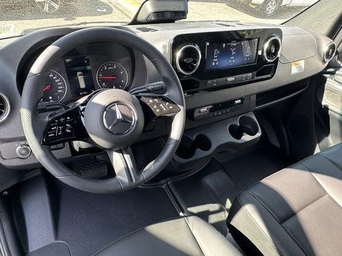 New 2025 Mercedes-Benz Sprinter 2500 image 25