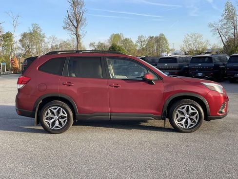 Certified 2024 Subaru Forester Premium AWD/4WD image 31