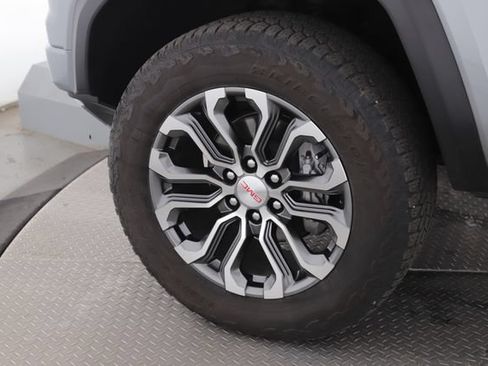 Used 2024 GMC Canyon Denali AWD/4WD image 13