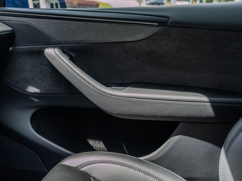 Used 2026 Tesla Model Y AWD image 10