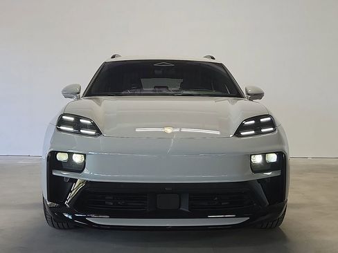 New 2026 Porsche Macan GTS Electric AWD/4WD image 8