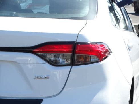 Used 2021 Toyota Corolla XLE image 12