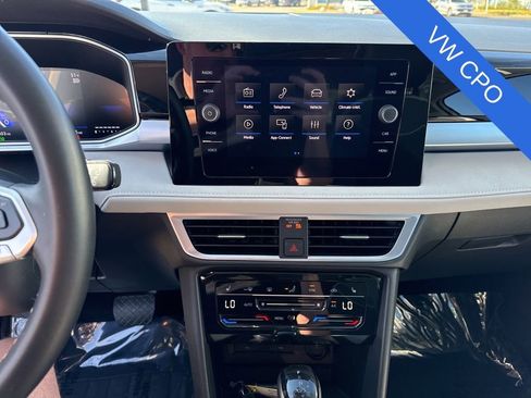 Used 2025 Volkswagen Taos SE image 18