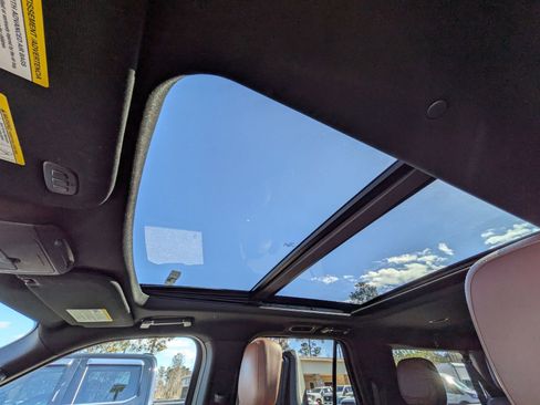 Certified 2022 Lincoln Navigator L Reserve image 23