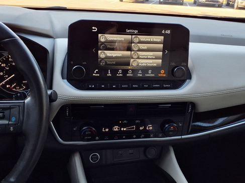 Used 2023 Nissan Rogue SL w/ SL Premium Package image 15