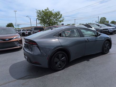 Used 2025 Toyota Prius LE image 5