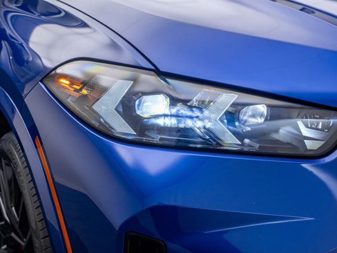 Used 2025 BMW X5 M60i w/ Climate Comfort Package image 32