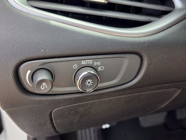 Used 2023 Chevrolet Malibu LS FWD image 27