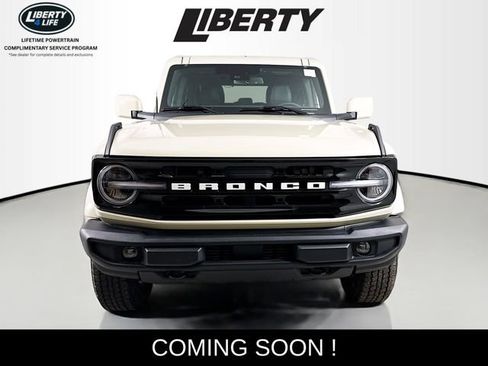 Used 2025 Ford Bronco Outer Banks image 2