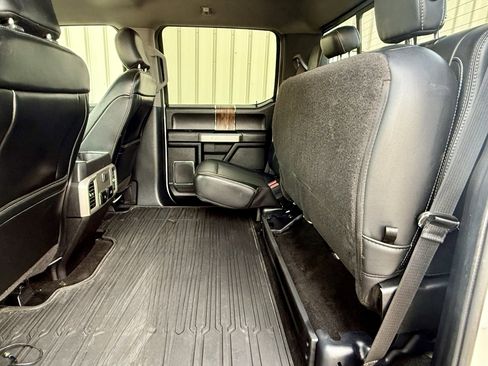 Used 2019 Ford F150 Lariat w/ Trailer Tow Package image 11