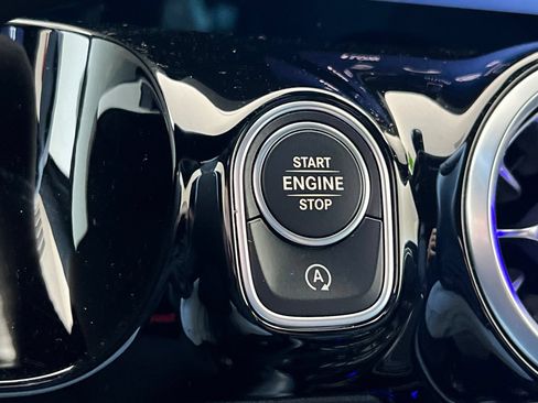 Certified 2025 Mercedes-Benz GLA 250 4MATIC image 28
