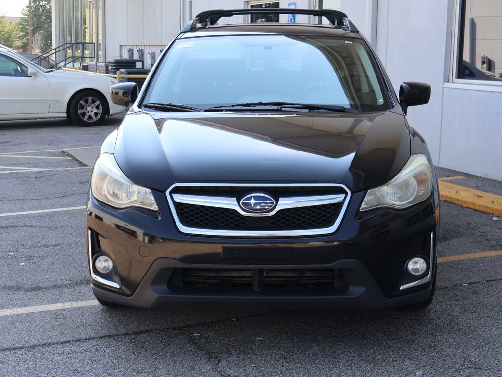 Used 2017 Subaru Crosstrek 2.0i Premium w/ Moonroof Package AWD/4WD image 2