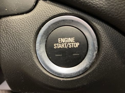 Used 2021 Chevrolet Equinox LT image 18