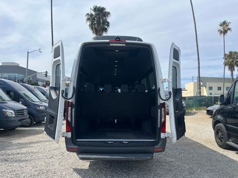 Used 2023 Mercedes-Benz Sprinter 2500 w/ Acoustic Package image 9