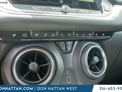 Used 2025 Chevrolet Blazer LT AWD/4WD image 11