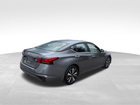 Used 2022 Nissan Altima 2.5 SV FWD image 6