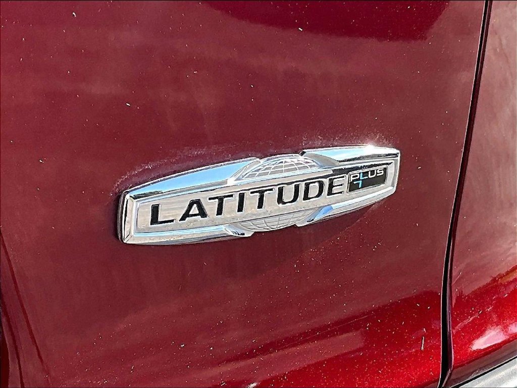 Used 2020 Jeep Cherokee Latitude Plus w/ Cold Weather Group AWD/4WD image 28