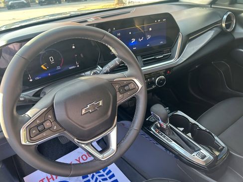 Used 2025 Chevrolet Trax ACTIV w/ Driver Confidence Package image 22