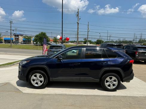Used 2021 Toyota RAV4 XLE AWD/4WD image 7