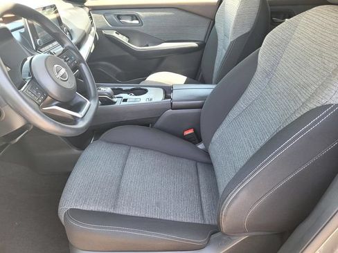 Certified 2023 Nissan Rogue SV FWD image 16